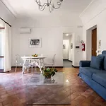 La Casa Del Genio Апартаменты *